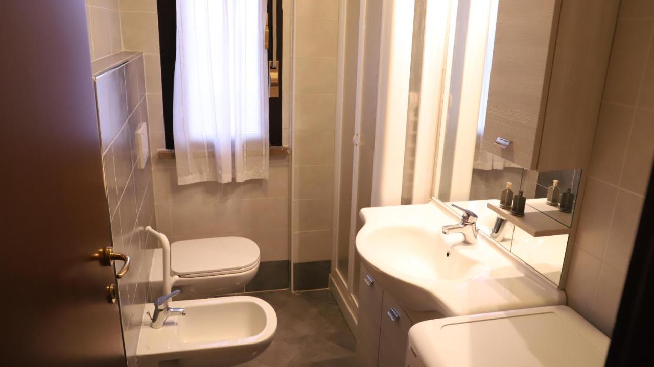 Condominio Quadrangolo-Gemini Бибионе Екстериор снимка
