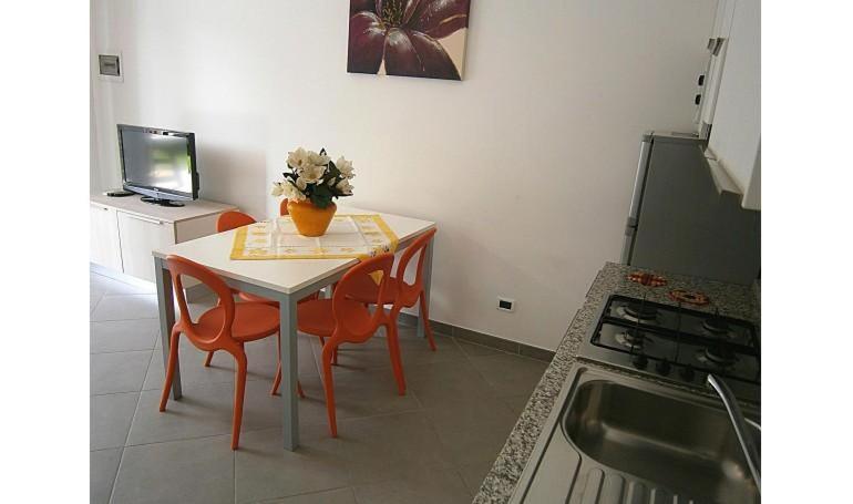 Condominio Quadrangolo-Gemini Бибионе Екстериор снимка
